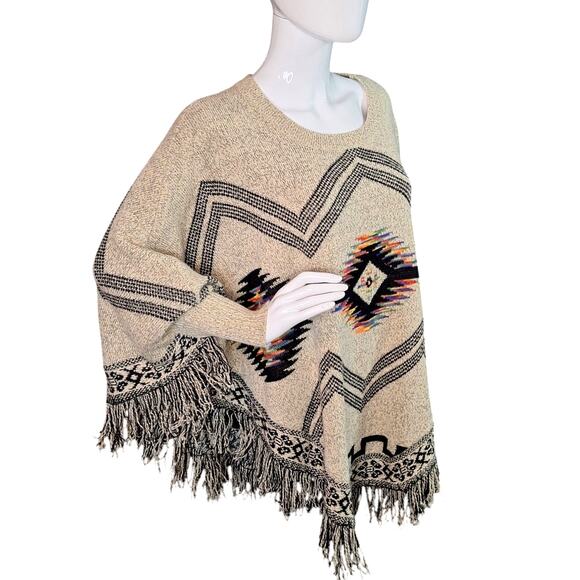 Kamana Aztec Design Fringed Sleeved Poncho One Size - Picture 5 of 8